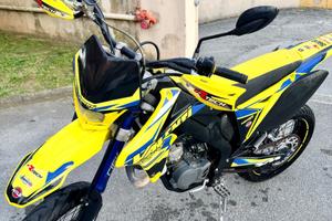 SUZUKI VALENTI SM 50 GIALLO NERO ANNO 2021
