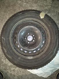 4 antineve NOKIAN WR215/65/16+cerchi jeep renegade