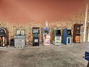 Cabinati arcade videogiochi vintage personalizzati