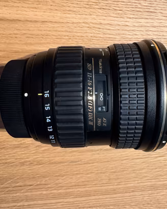 Tokina 11-16 attacco Nikon