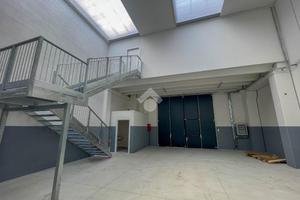 CAPANNONE A BERNAREGGIO