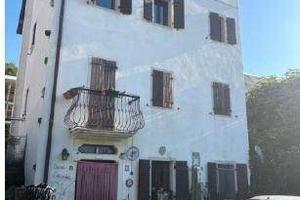 Immobile in asta di 424 m² con 5 locali a Alpago