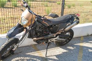 KTM SMC 690 (depotenziata A2 solo a libretto)