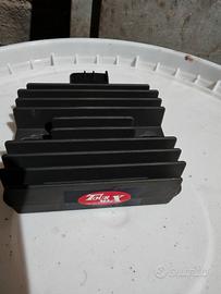 regolatore di tensione