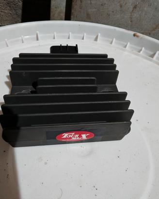 regolatore di tensione