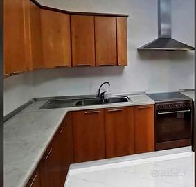 Cucina in legno massello.