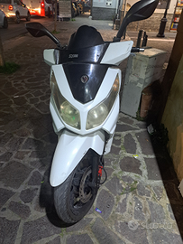 Sym 300 cc motore perfetto batteria nuova s