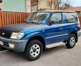 TOYOTA Land Cruiser - 2001