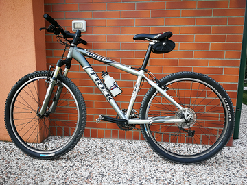 Bicicleta best sale trek 4400