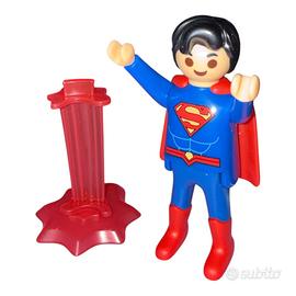 Sorpresa Kinder Maxi Playmobil DC Superman 2025