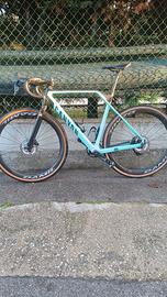 Canyon gravel/cx Inflite 