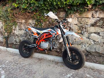 Pit bike 140 cc - usata 3 volte + rullo avviamento