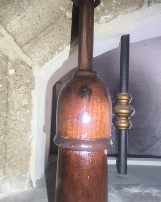 N.1 Tappatore Antico Di Bottiglie 