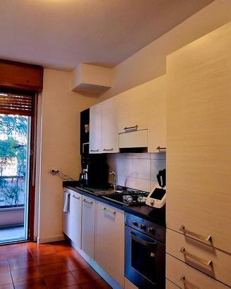 Cucina Mobili Turi 4m con elettrodomestici + tavol