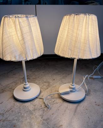 Coppia di lampade bianche da tavolo ikea