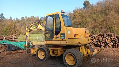 Escavatore gommato komatsu pw 95