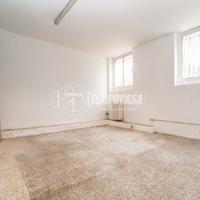 DEPOSITO DI 75MQ CON POSSIBILITA' DI CAMBIO DI DES