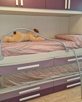 Cameretta bambina completa di scrivania e materass