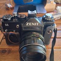 macchina fotografica analogica + teleobiettivo 