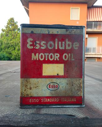 Latta Essolube motor oil 
