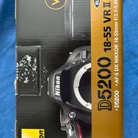 Macchina fotografica reflex nikon D5200