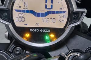 moto  guzzi v7  lV  stone 