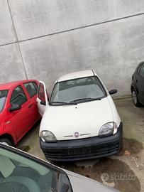 Ricambi Fiat 600 - Vari veicoli per ricambi