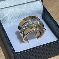 Anello in oro 18kt e diamanti naturali