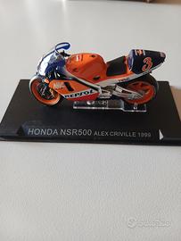 foto e modellino di Alex Criville e Honda NSR 