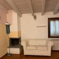 Divano Chesterfield in ecopelle, prezzo trattabile