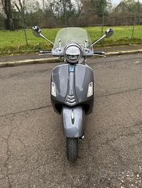 Piaggio Vespa GTS 125 Touring