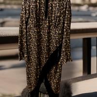 Abito particolare con frange, fantasia