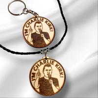 collana e portachiavi Charlie kirk