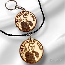 collana e portachiavi Charlie kirk