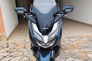 Honda Forza 300