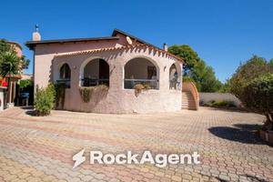 Villa di 343 m² con più di 5 locali a Sassari