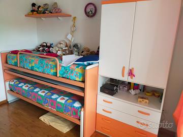 Cameretta due letti bianca arancio