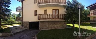 Appartamento, autorimessa e giardino condominiale