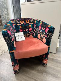 poltrona in velluto floreale su base col. nero