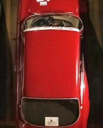 Alfa GT anno 1970 in allestim. sportivo dell'epoca