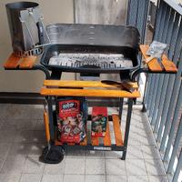 Barbecue con accessori