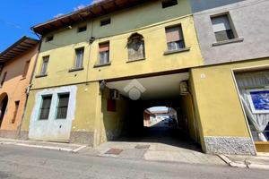 2 LOCALI A QUINZANO D'OGLIO