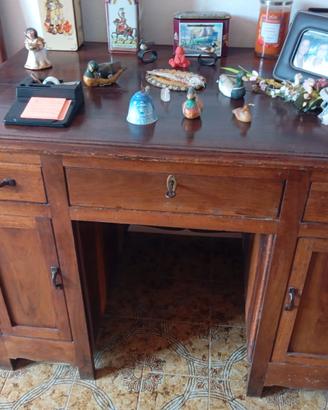 Scrivania anni '30 in legno di noce