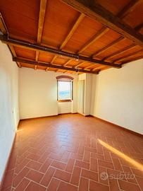 Casa indipendente di 220 m² con più di 5 locali a 