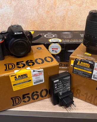 Fotocamera reflex digitale Nikon D5600 usata