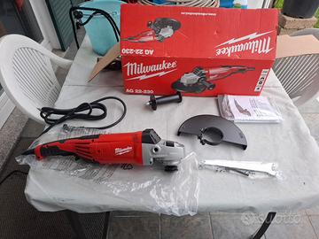 smerigliatrice milwaukee 