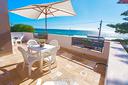 villa-blue-sea-fronte-spiaggia-con-piscina