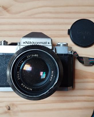 Fotocamera Vintage Nikkormat + Obiettivo Nikkor 50