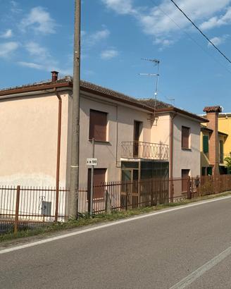 Villa singola indipendente con giardino 