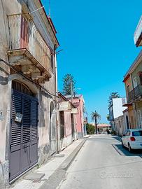 Palazzetto a Piedimonte etneo